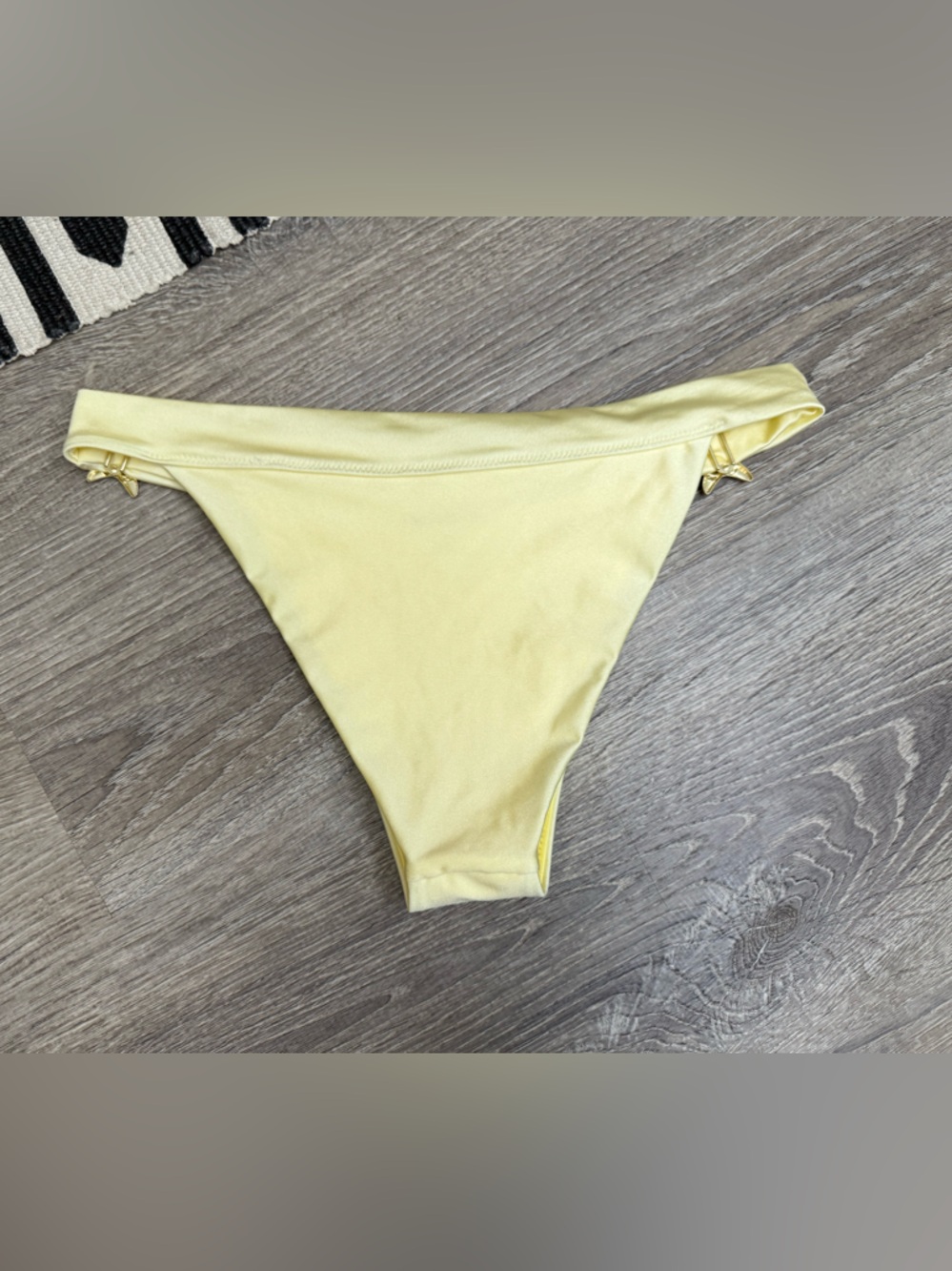 Ariel Medium Bottoms Butter Yellow Size Large - Picture 5 of 7